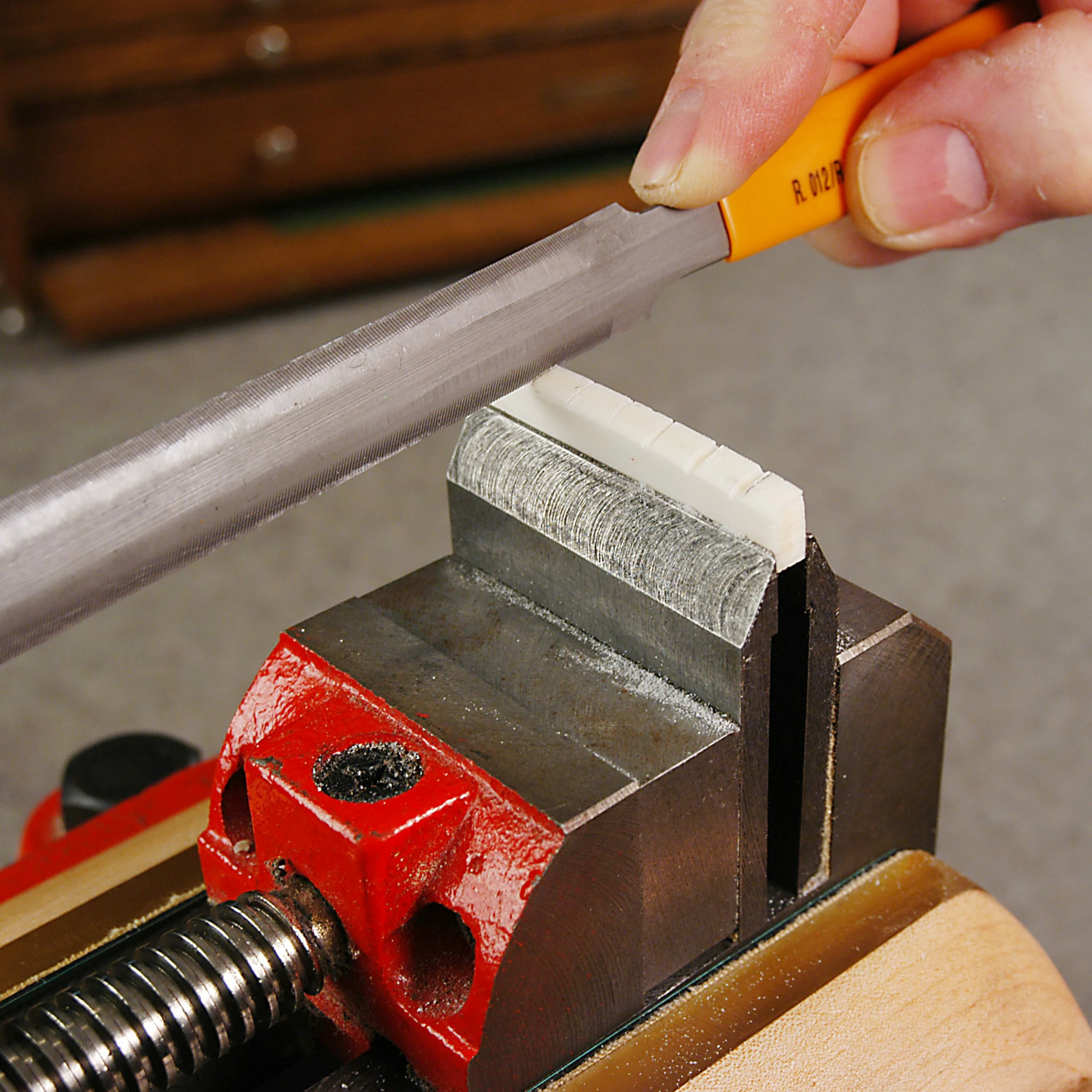 Nut And Saddle Vise - StewMac 2 Nut And Saddle Vise - StewMac - Image 2